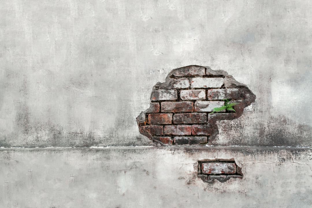 The Hidden Connection Between Anxious Attachment and Behavioral Addictions in Men